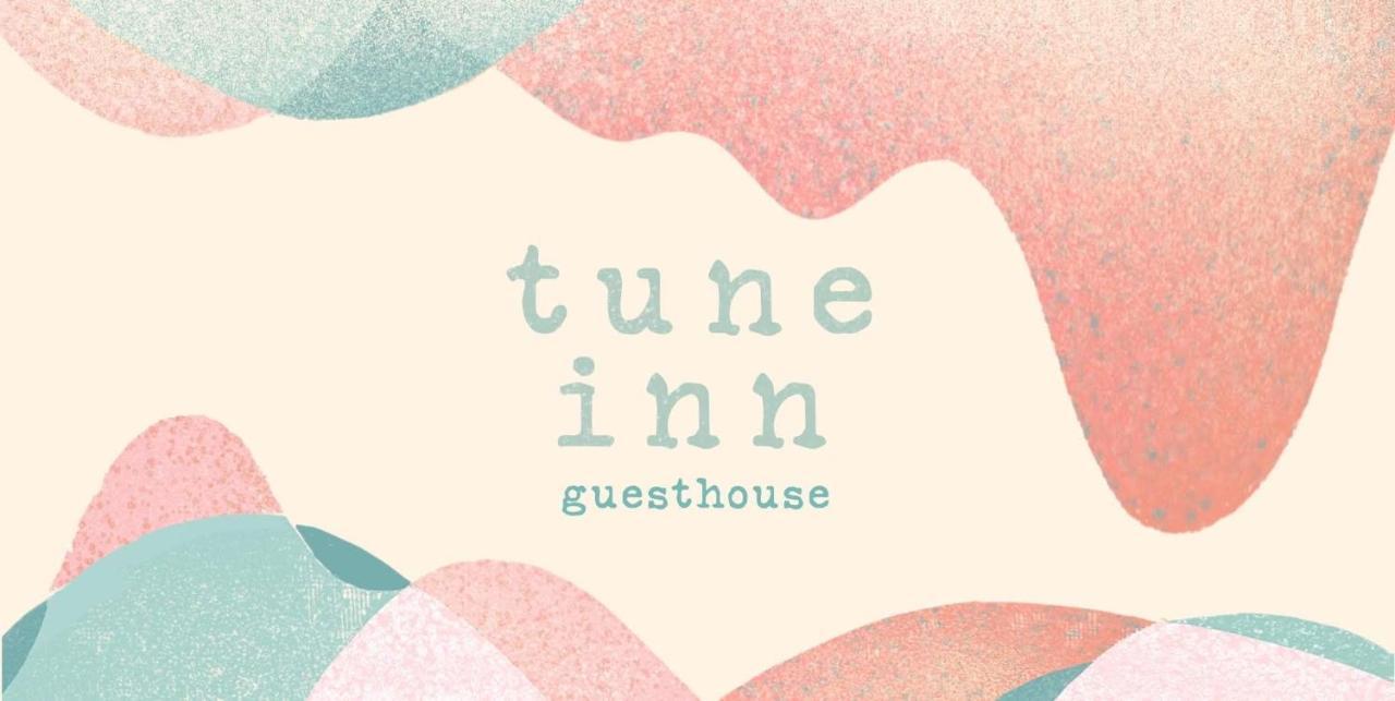 Tune Inn Activity Guesthouse- Over 24'S อิปโซส ภายนอก รูปภาพ